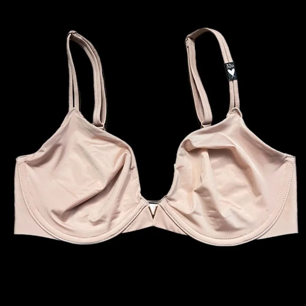Victoria’s Secret Supersoft Satiny unlined Plunge V hardware bra Beige 32D
